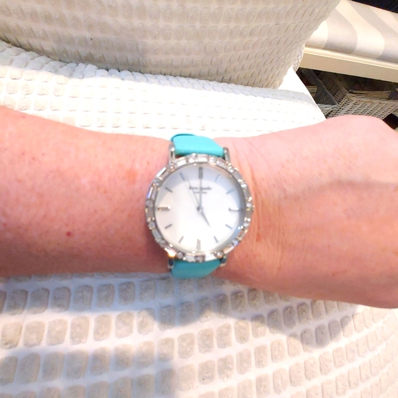 Kate's Spade NWT Live Colorfully Watch Set Rhinestones Bezel MOP Face 2 bands - Picture 6 of 16